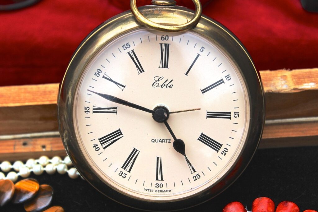 découvrez l'art fascinant de l'horlogerie, où précision et savoir-faire se rencontrent pour créer des pièces d'exception. plongez dans l'univers des montres élégantes et techniques, et explorez les dernières tendances et innovations du monde de la montre.