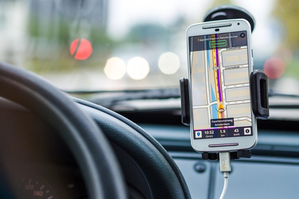 Tracker GPS et pointage : jusqu&rsquo;où peut aller le contrôle des commerciaux itinérants ?